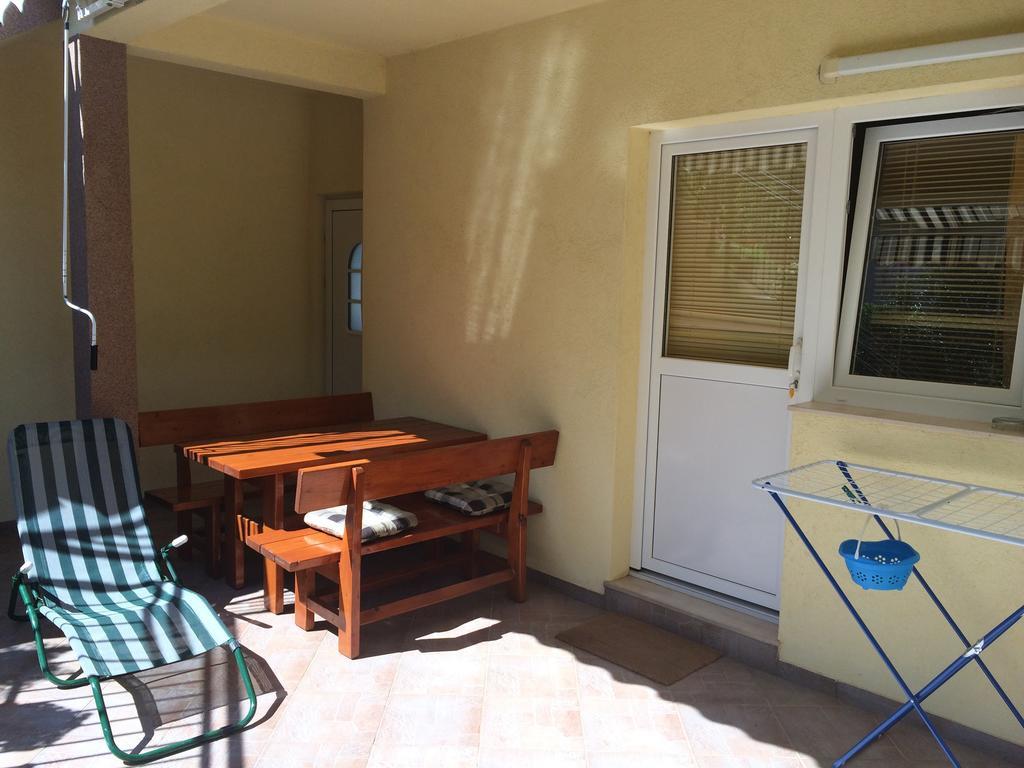 Apartment Kolundzic Novi Vinodolski Quarto foto