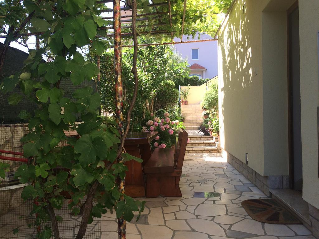 Apartment Kolundzic Novi Vinodolski Quarto foto